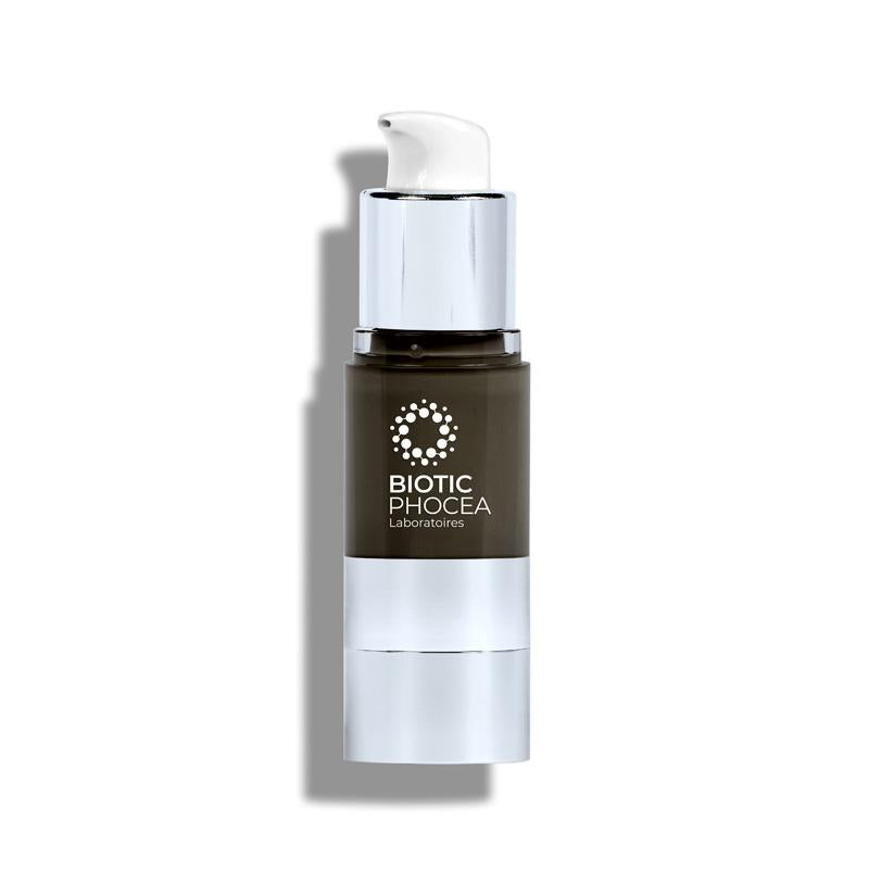 Deep black eyeliner pigment